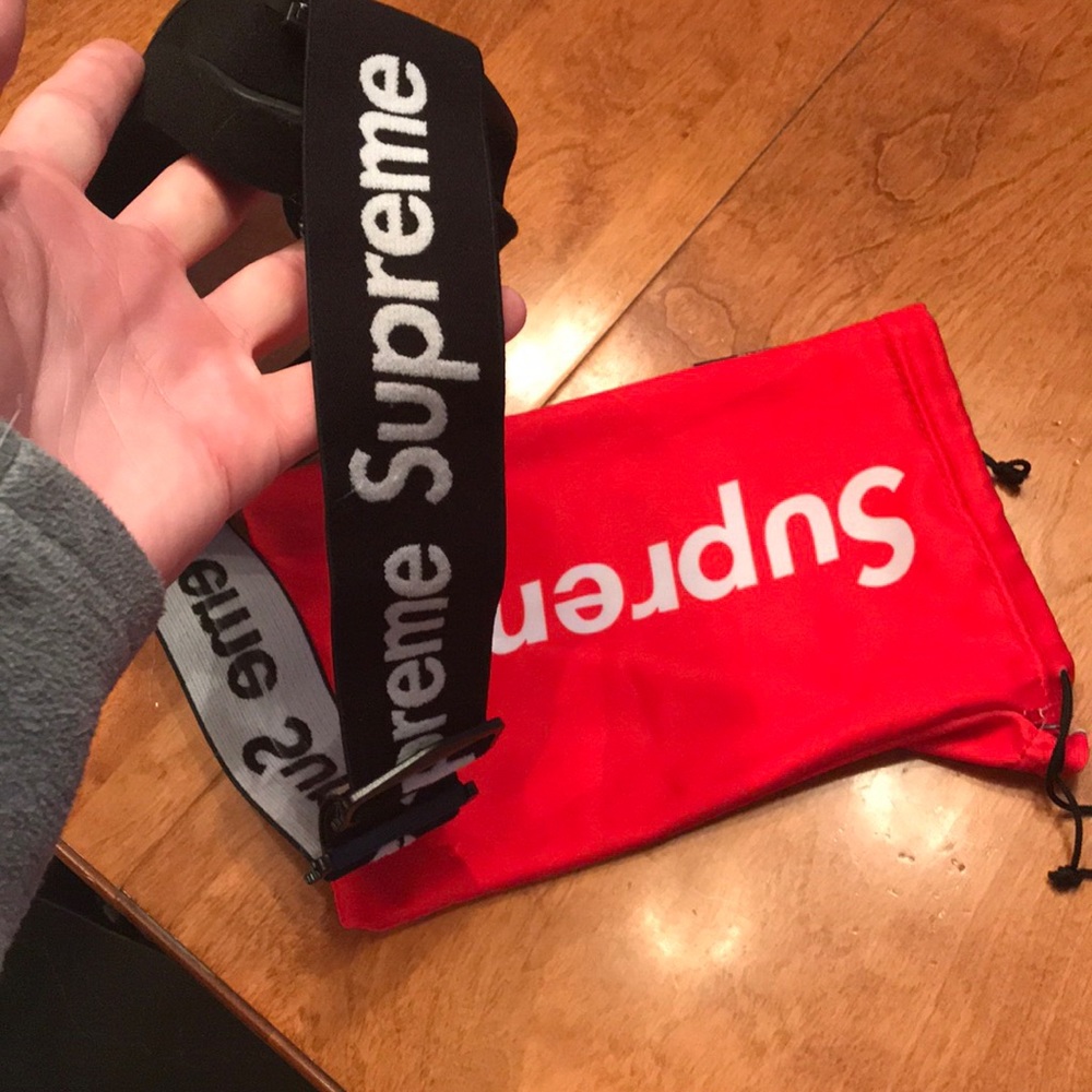 Black supreme goggles